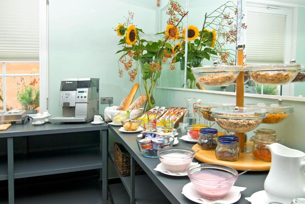 Hotel Am Schwan ดุสเซลดอร์ฟ ภายนอก รูปภาพ